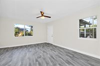 812 S Thompson Ave, Deland, FL 32720