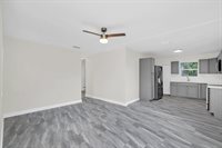 812 S Thompson Ave, Deland, FL 32720