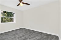 812 S Thompson Ave, Deland, FL 32720