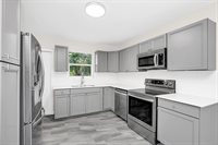 812 S Thompson Ave, Deland, FL 32720