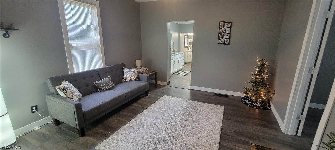 318 North 11th Street, Cambridge, OH 43725