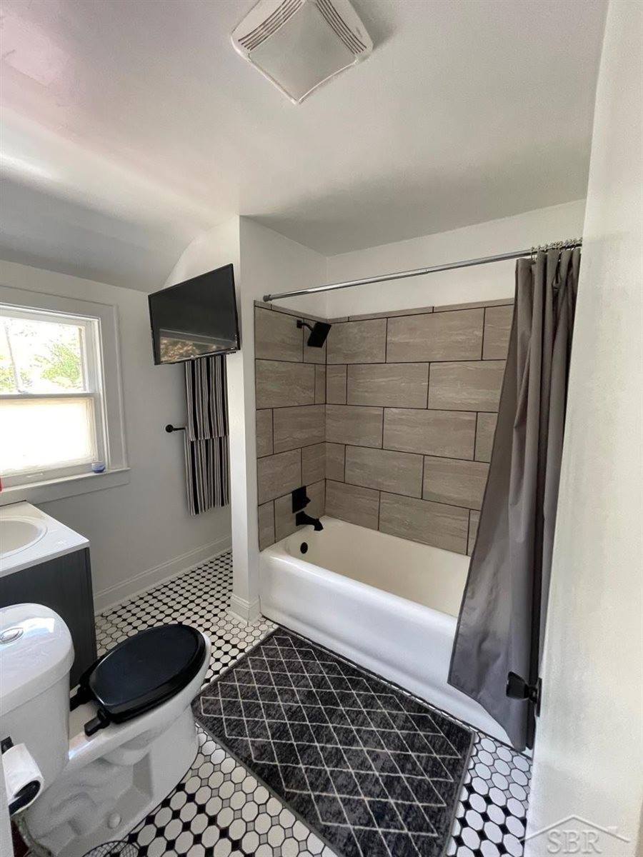 222 Garden Lane, Saginaw, MI 48602