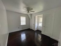 222 Garden Lane, Saginaw, MI 48602