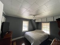 222 Garden Lane, Saginaw, MI 48602