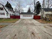 222 Garden Lane, Saginaw, MI 48602