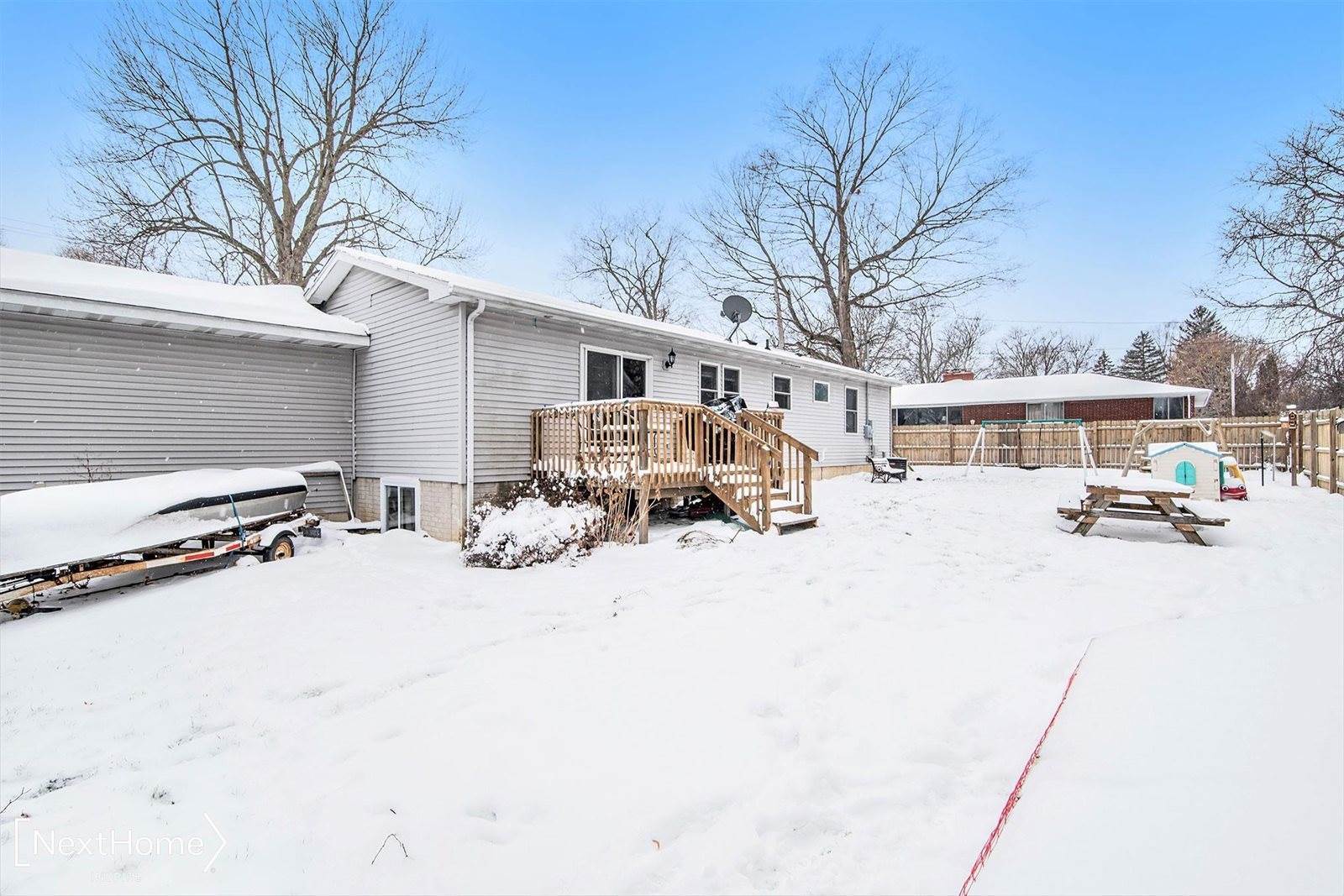 1122 Huron, Lapeer, MI 48446