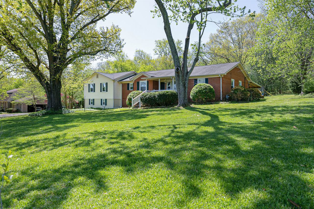 2227 Henpeck Ln, Franklin, TN 37064