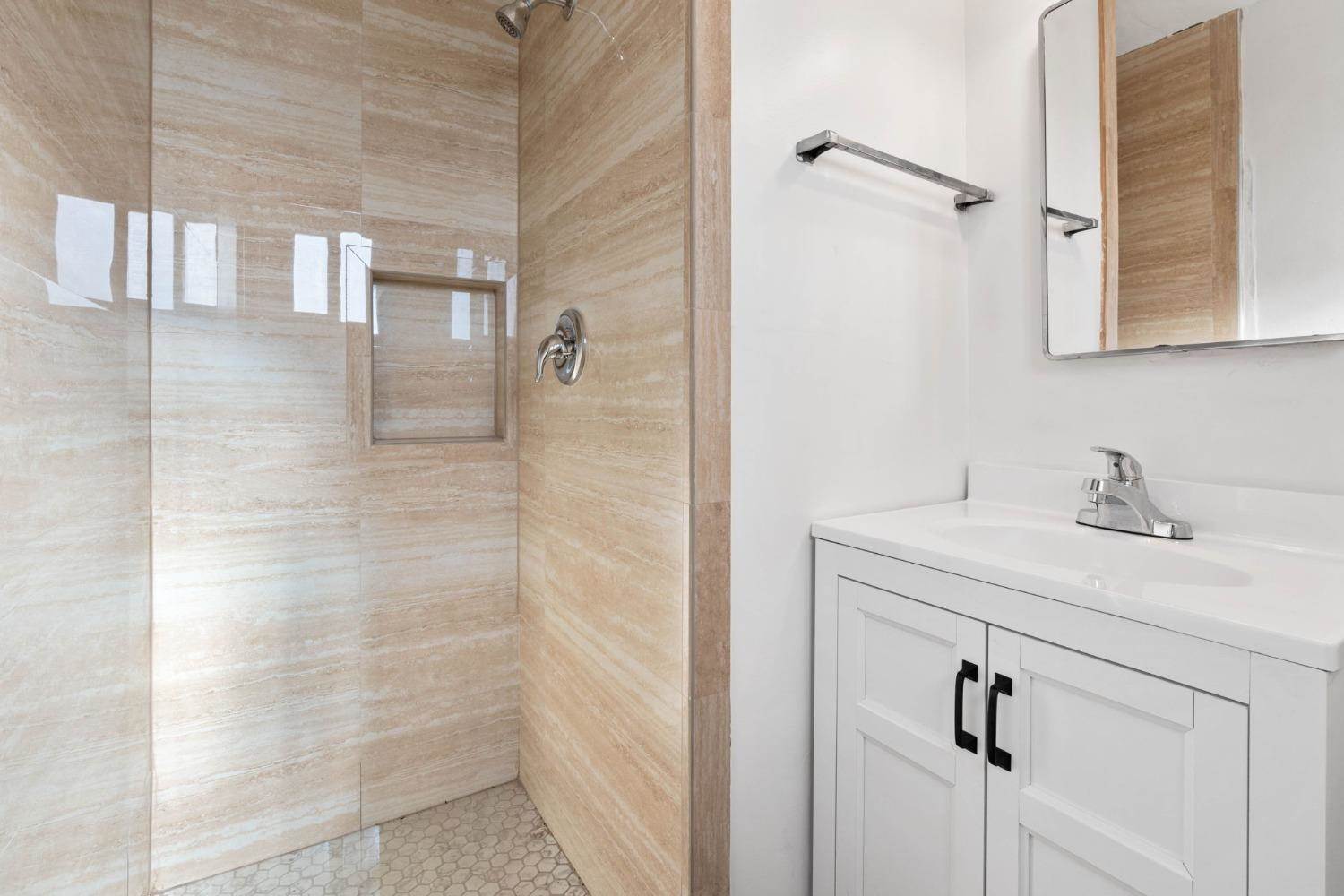 1654 Main Street, Livingston, CA 95334