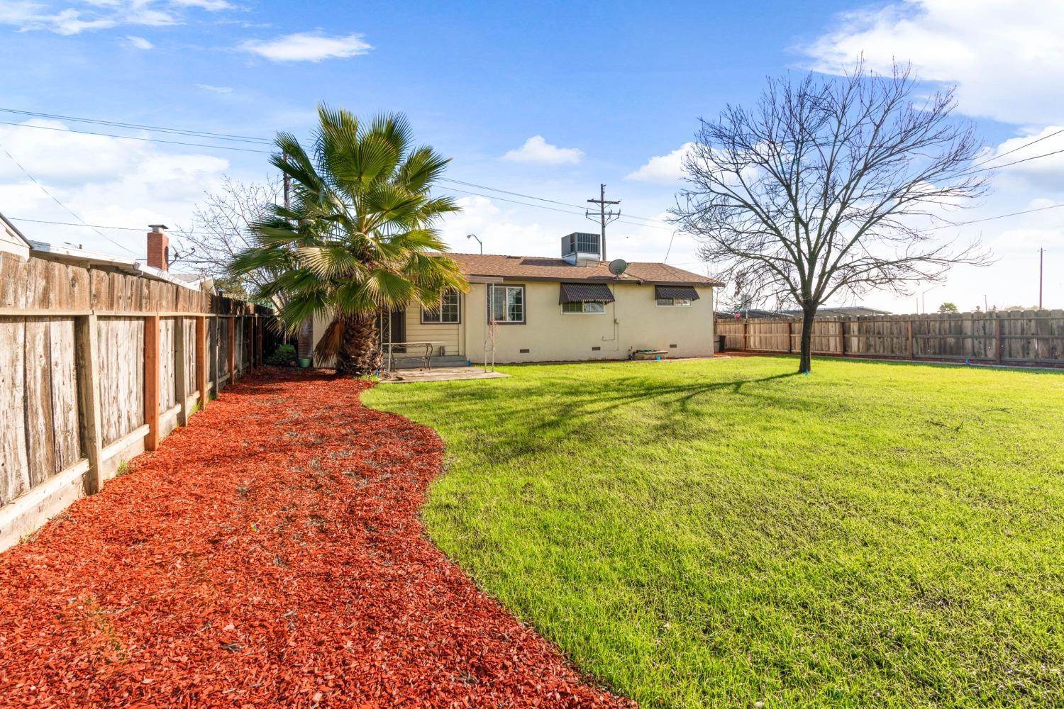 1654 Main Street, Livingston, CA 95334