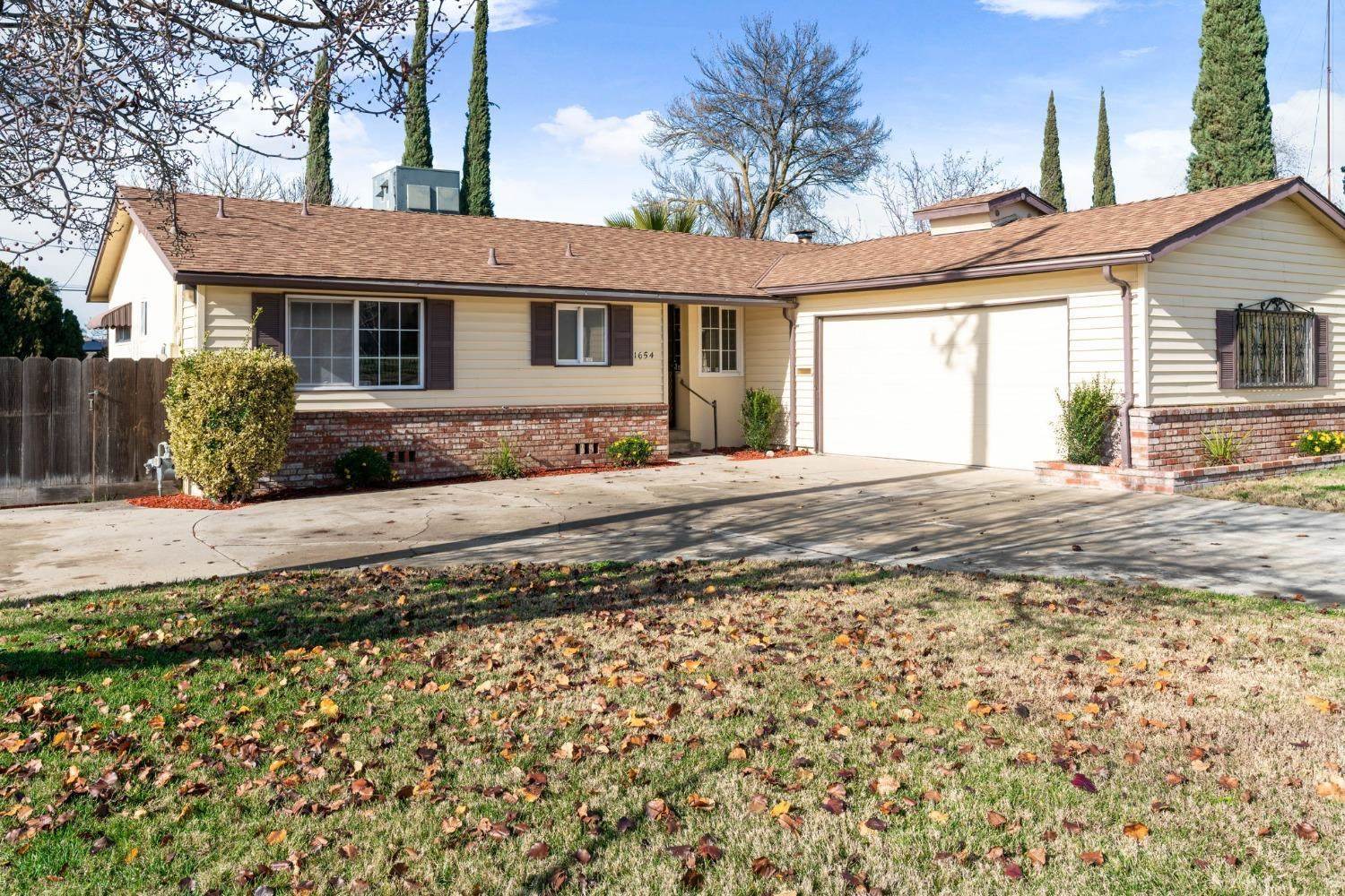 1654 Main Street, Livingston, CA 95334