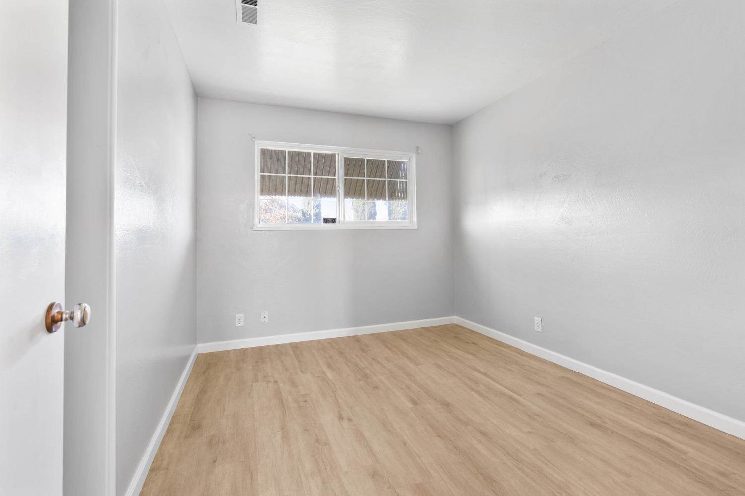 1654 Main Street, Livingston, CA 95334