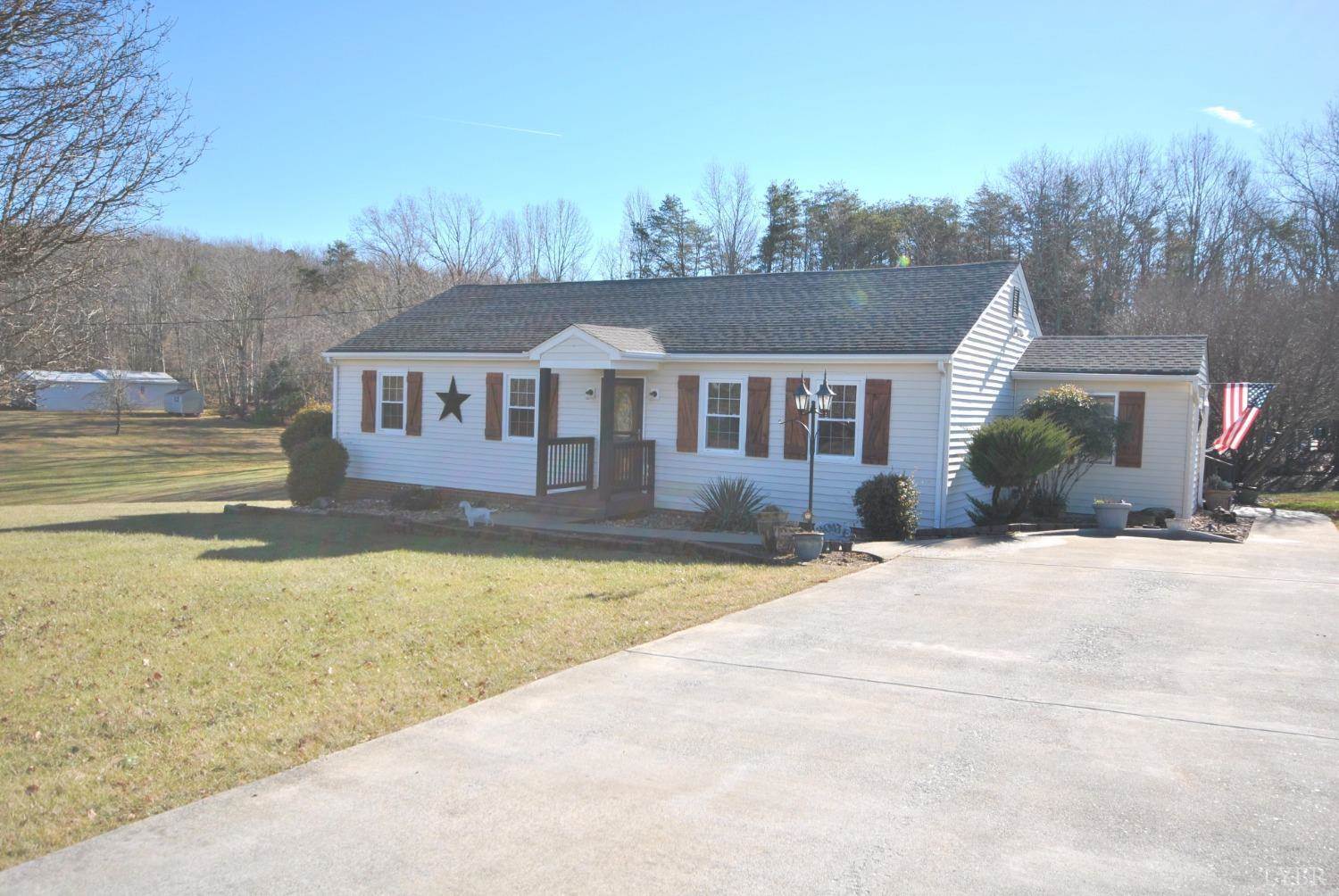 83 Leesville Hills Road, Evington, VA 24550