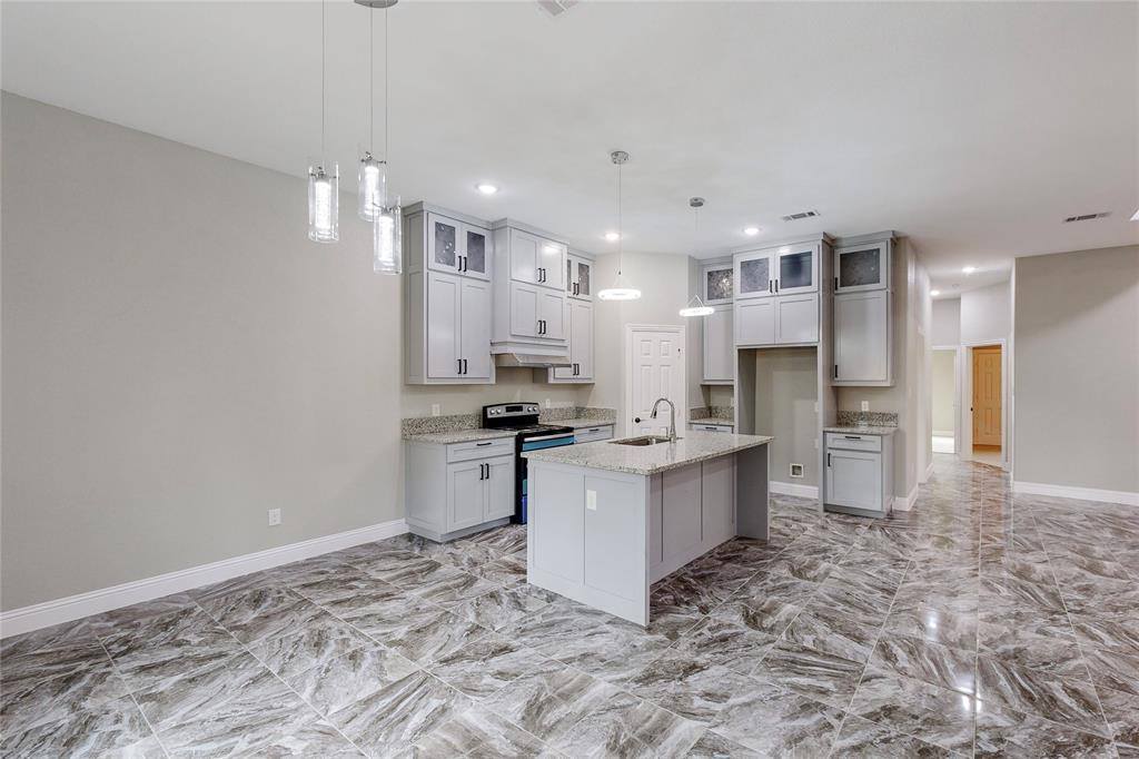 6801 Wagonet Road, Forest Hill, TX 76140