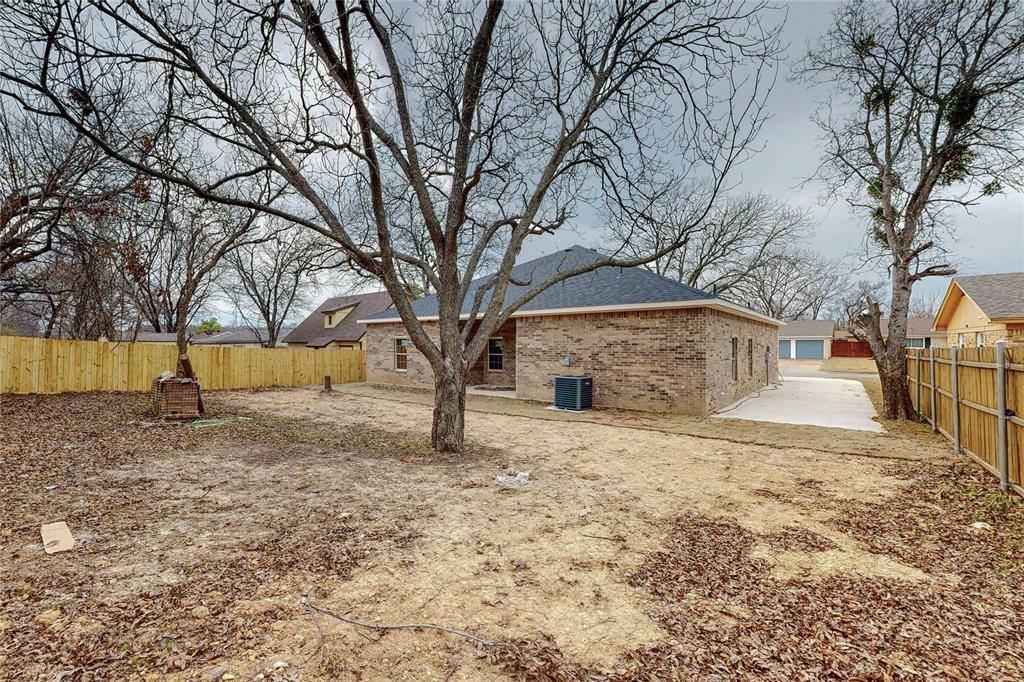 6801 Wagonet Road, Forest Hill, TX 76140