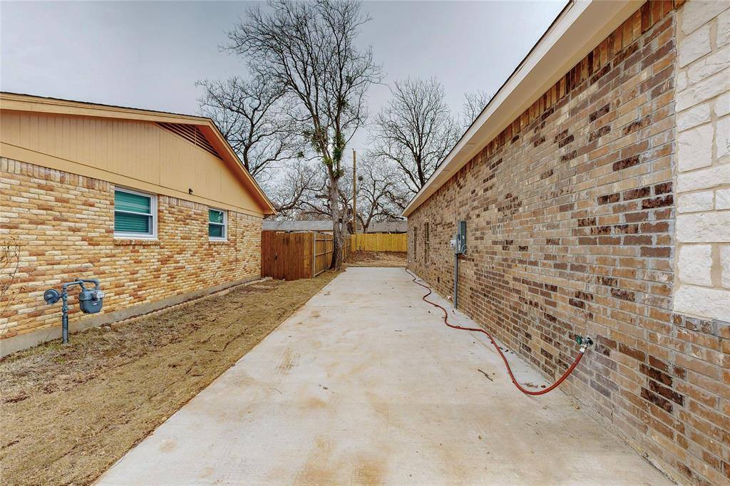 6801 Wagonet Road, Forest Hill, TX 76140