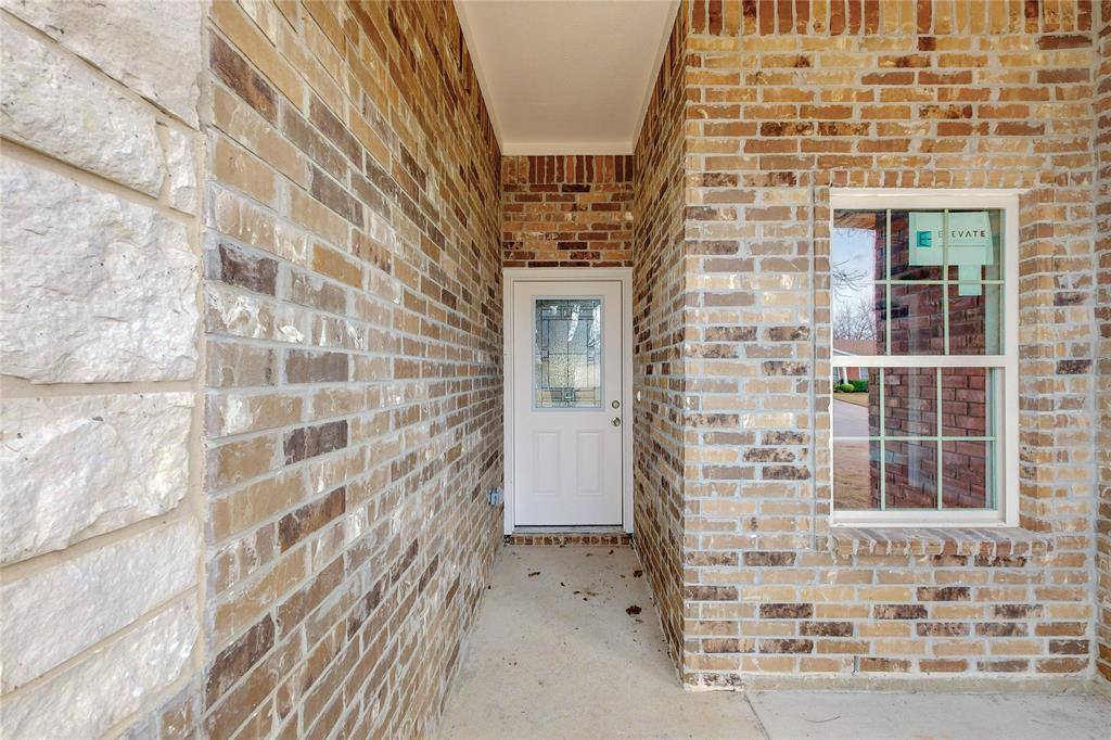 6801 Wagonet Road, Forest Hill, TX 76140