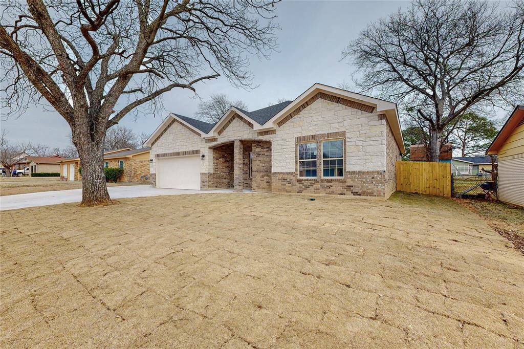 6801 Wagonet Road, Forest Hill, TX 76140