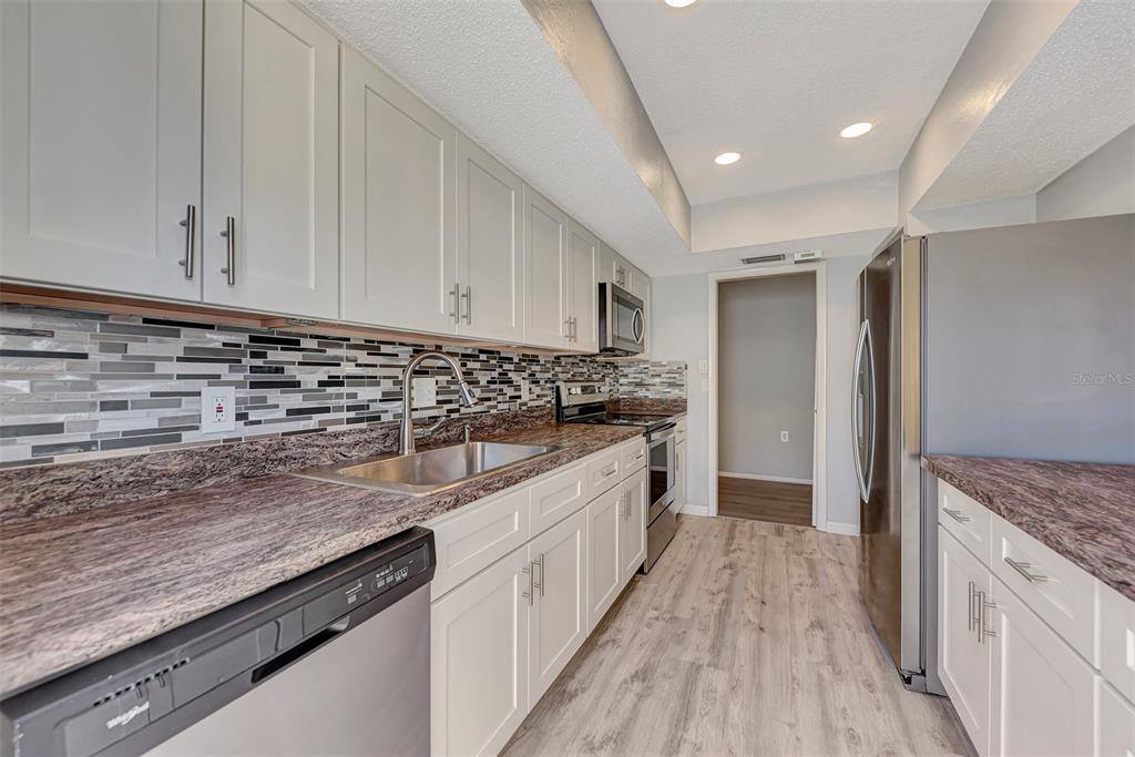 3533 Silver Pine Court, Sarasota, FL 34231