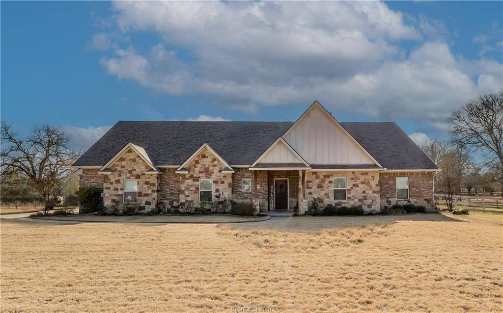 10734 Lonesome Dove Trail, Bryan, TX 77808