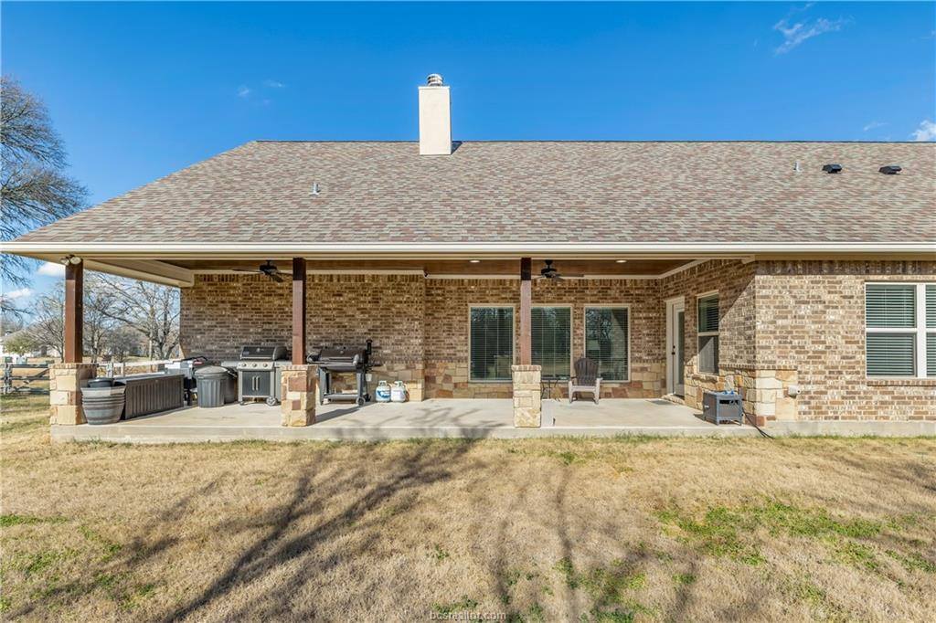 10734 Lonesome Dove Trail, Bryan, TX 77808