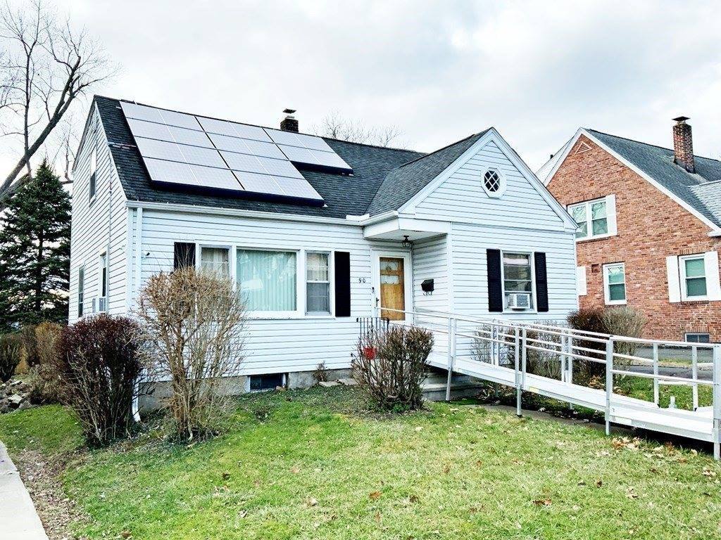 90 Narragansett St, Springfield, MA 01107