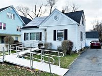 90 Narragansett St, Springfield, MA 01107