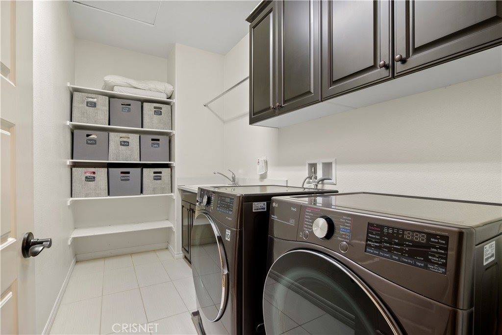 22384 Midtown Court, Saugus, CA 91350