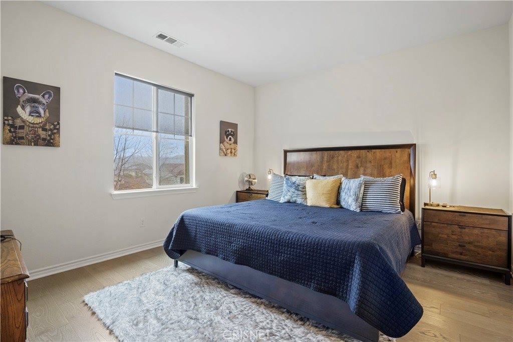 22384 Midtown Court, Saugus, CA 91350