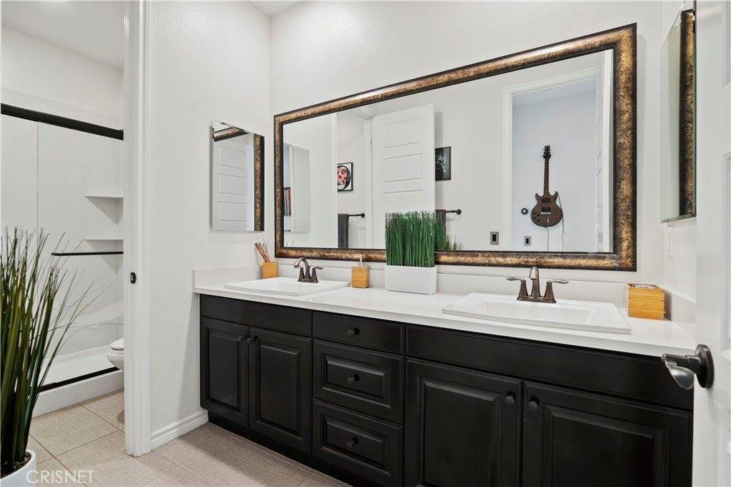 22384 Midtown Court, Saugus, CA 91350