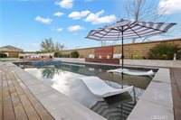 22384 Midtown Court, Saugus, CA 91350