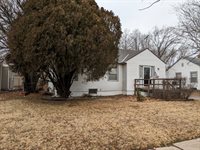 951 N Edgemoor St, Wichita, KS 67208