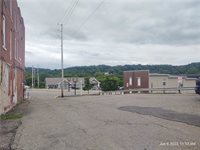 527 Wheeling Avenue, Cambridge, OH 43725