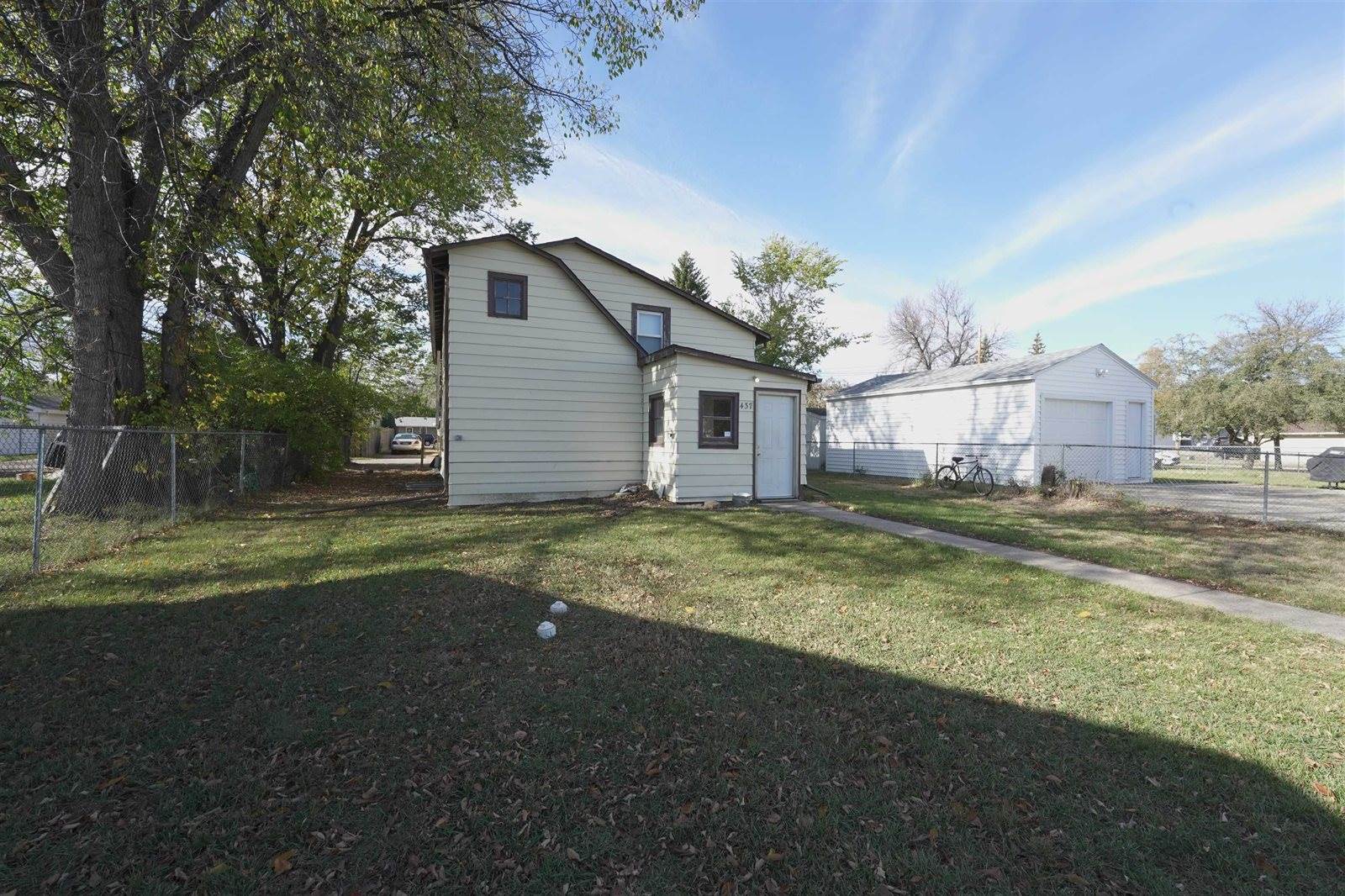 437 NW 19th St, Minot, ND 58701