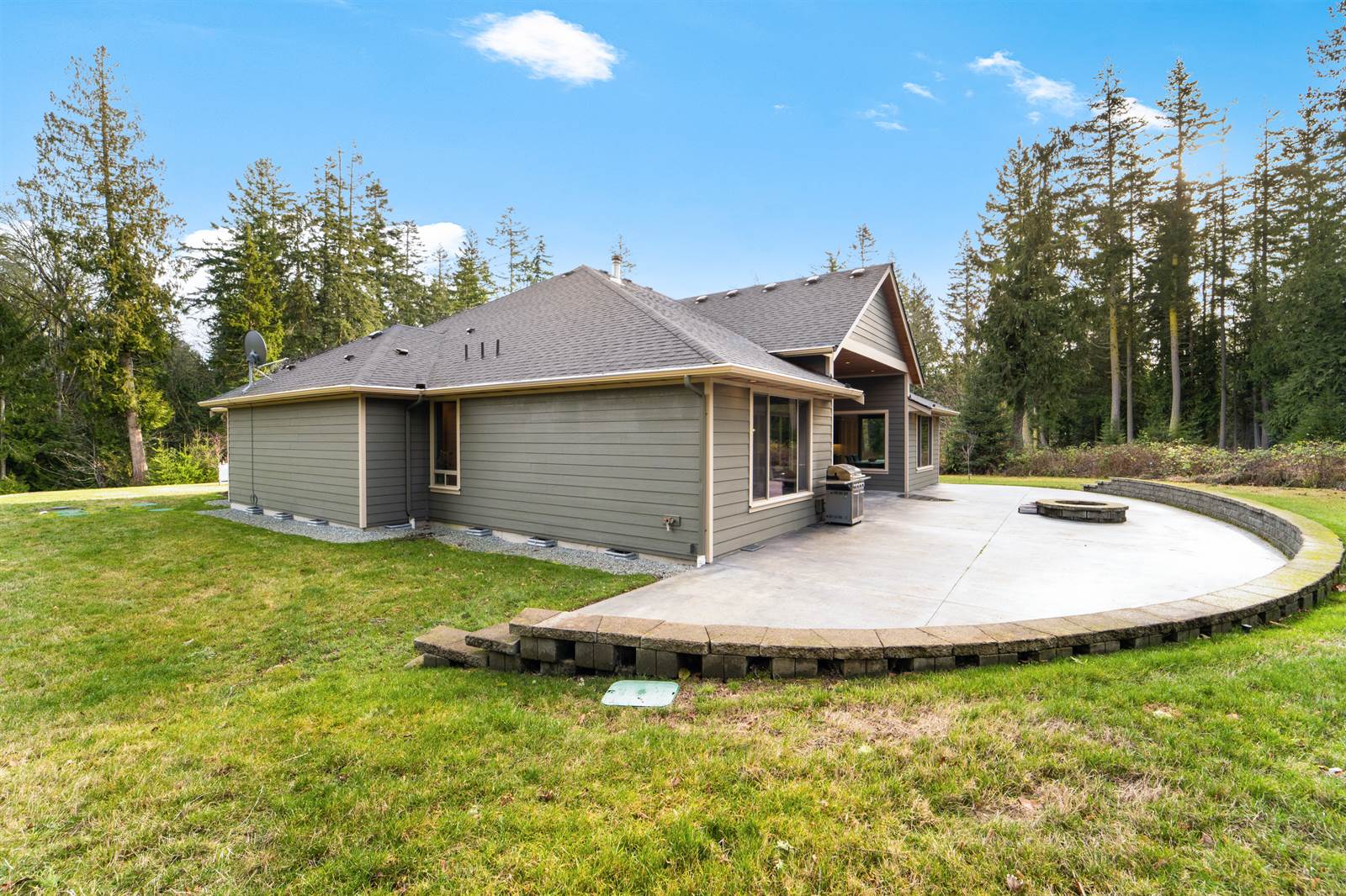 368 Spruce Place, Camano Island, WA 98282