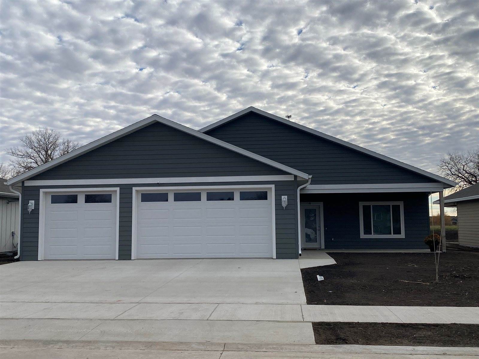 944 30th, Spirit Lake, IA 51360