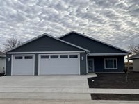 958 30th, Spirit Lake, IA 51360