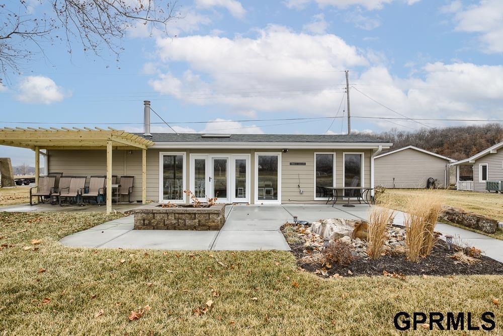 2523 W Shore Drive, Union, NE 68455