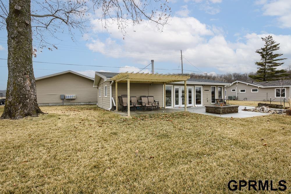2523 W Shore Drive, Union, NE 68455