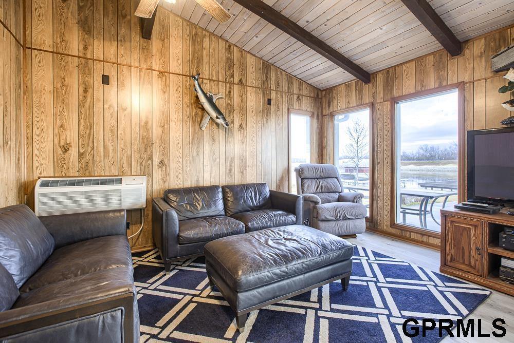 2523 W Shore Drive, Union, NE 68455