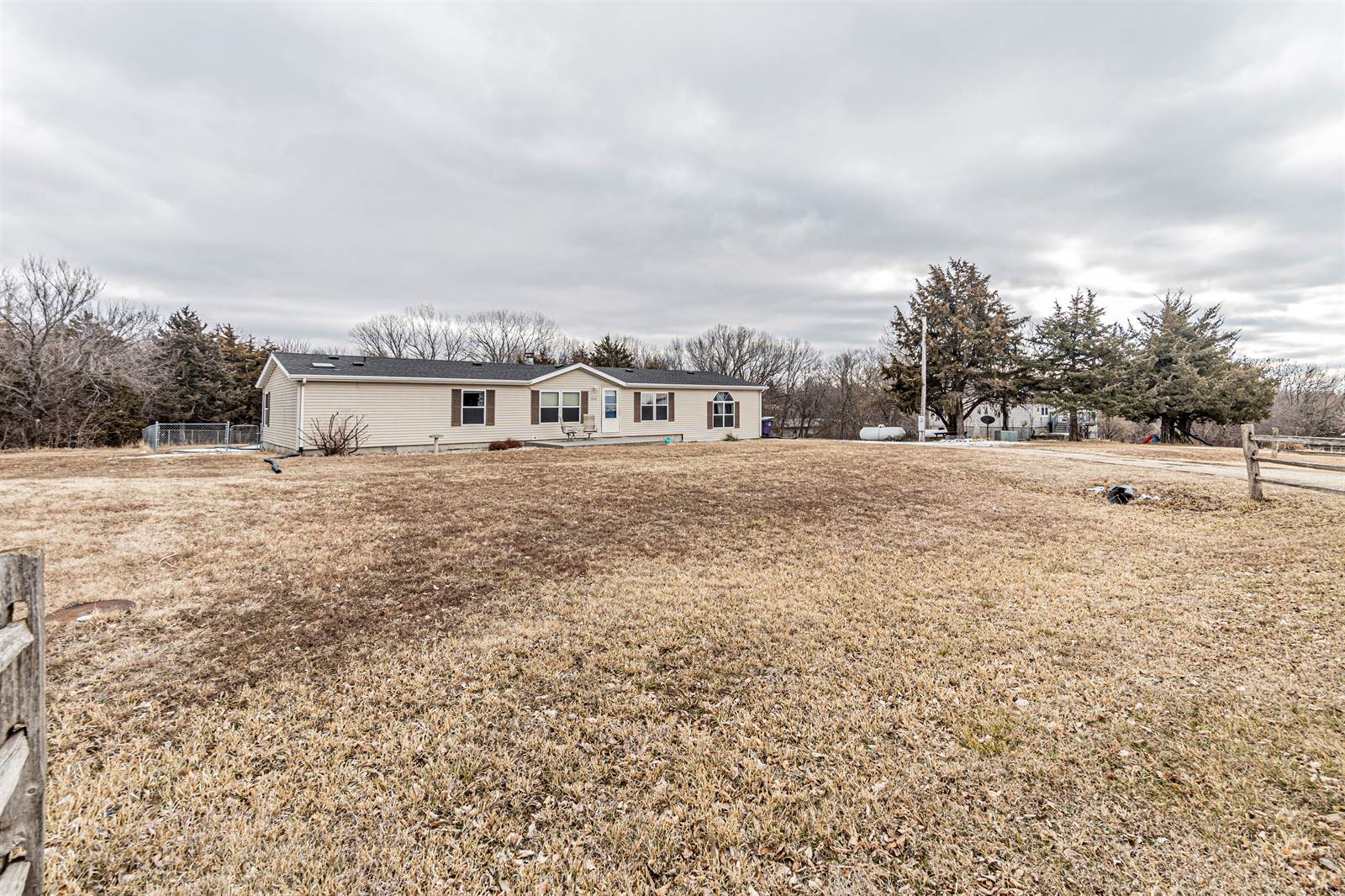 10802 Moske Circle, Milford, KS 66514