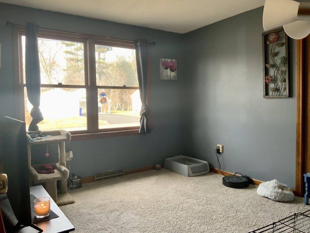 271 Parkerview St, Springfield, MA 01129