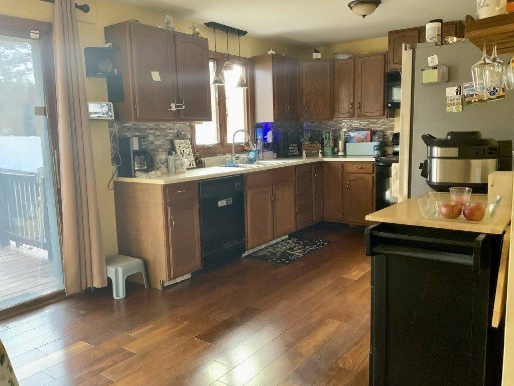 271 Parkerview St, Springfield, MA 01129