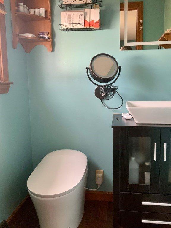 271 Parkerview St, Springfield, MA 01129