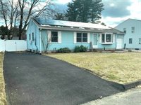 271 Parkerview St, Springfield, MA 01129