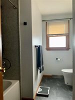 271 Parkerview St, Springfield, MA 01129