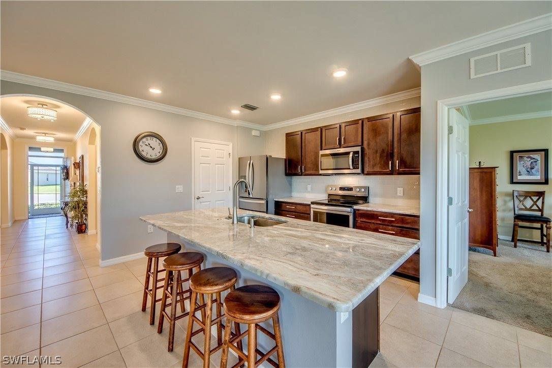 3405 Cancun Court, Cape Coral, FL 33909