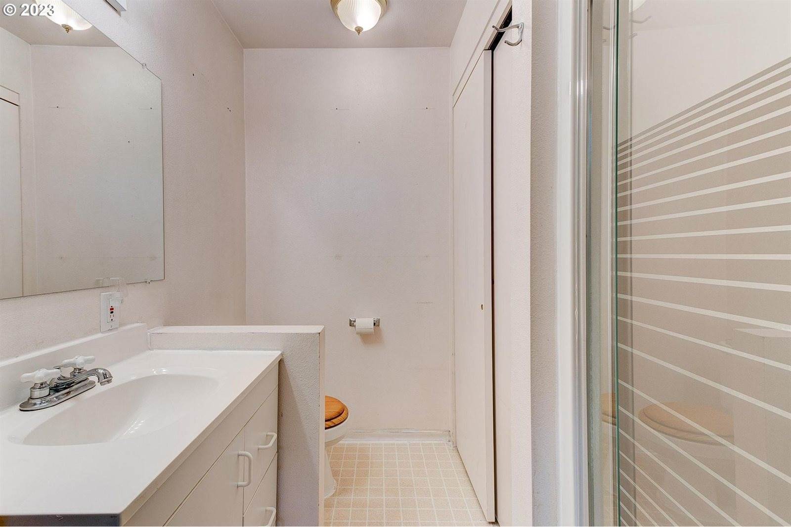 9580 SW Bayou Dr, McMinnville, OR 97128