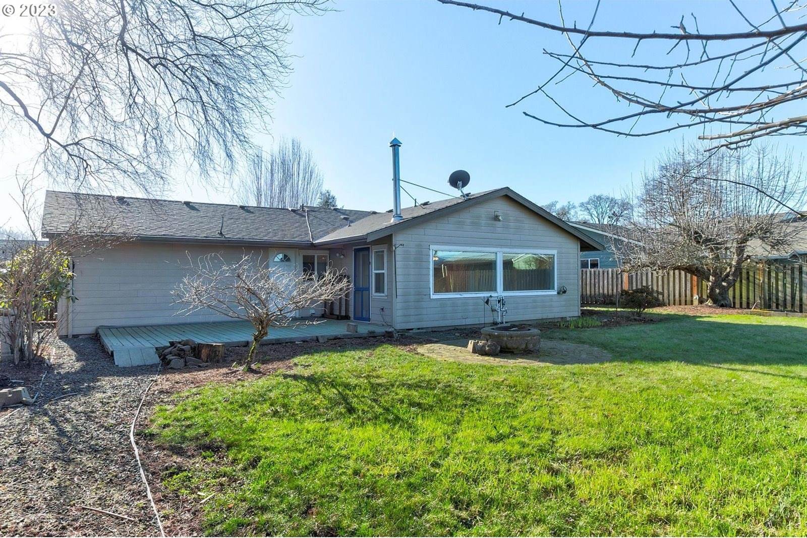 9580 SW Bayou Dr, McMinnville, OR 97128