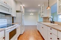 9580 SW Bayou Dr, McMinnville, OR 97128