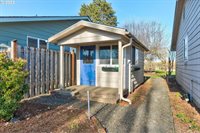 9580 SW Bayou Dr, McMinnville, OR 97128
